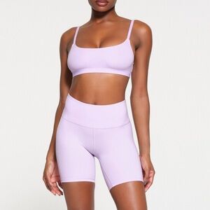 SKIMS FITS EVERYBODY HIGH-WAISTED SHORT